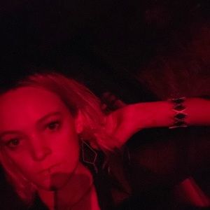 Meet your Posher, Laneia